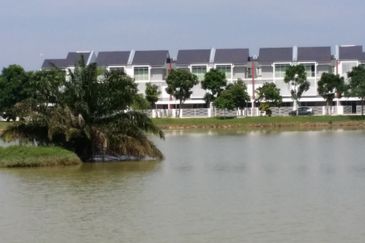 2.5 Storey Super Link House @ Bandar Bukit Raja, Klang for Sale.