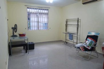 Fully Extended Double Storey Semi-D For Sale!