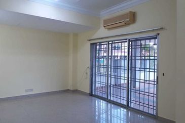 Fully Extended Double Storey Semi-D For Sale!