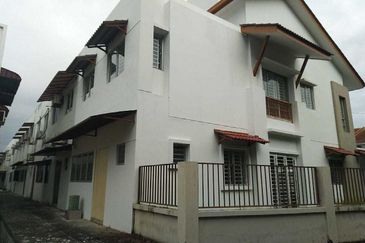 Double Storey Corner Link House @ Jalan Setia Indah 11, Setia Alam For Rent 