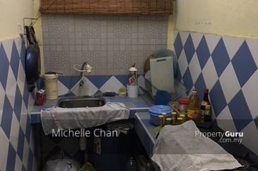 Anjung Hijau (Greenfield Apartment)