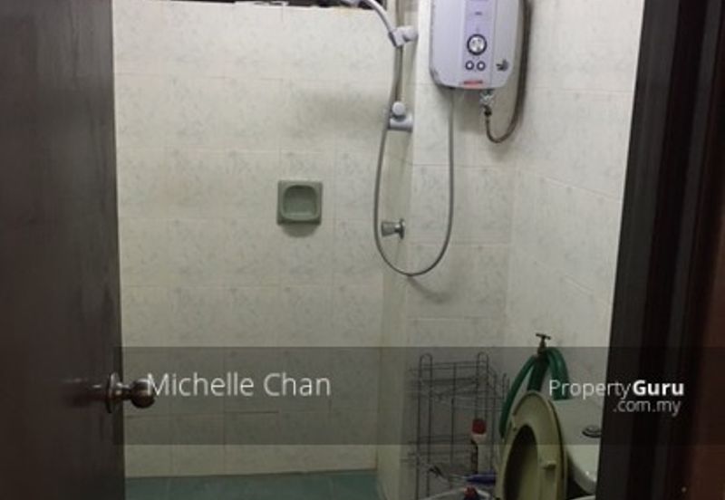 Anjung Hijau (Greenfield Apartment)