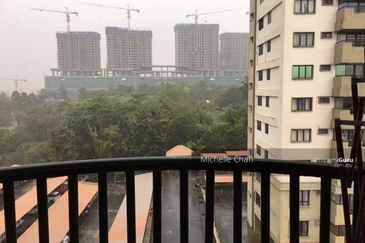 Anjung Hijau (Greenfield Apartment)