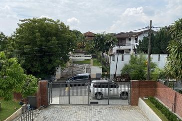 Taman OUG Jalan Awan Kecil 7