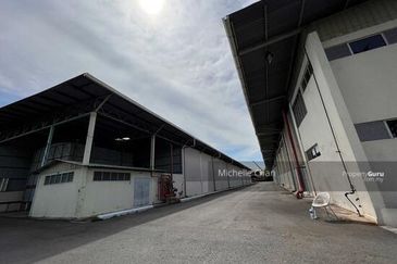 West Port, Pulau Indah