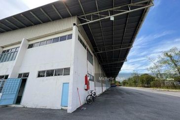 West Port, Pulau Indah