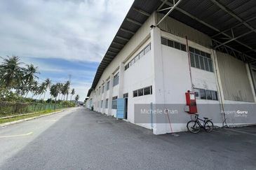 West Port, Pulau Indah