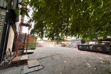 Corporate Warehouse For Rent