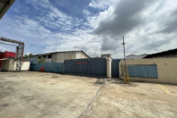 Warehouse with Racking For Rental