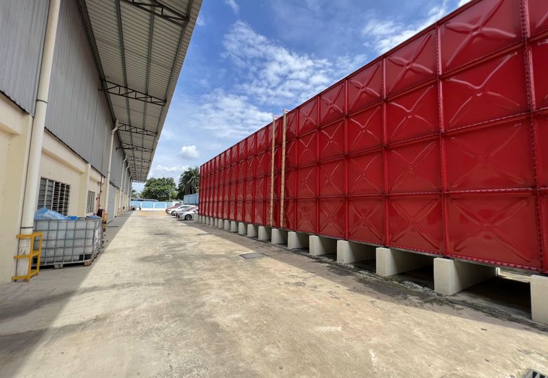Warehouse Facing Jalan Meru Mainroad For Sale