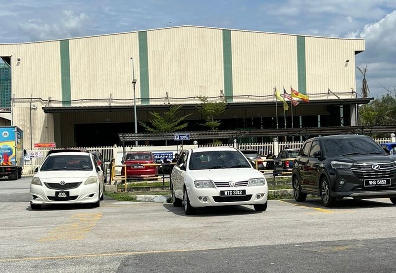 Warehouse with Racking System for Rent