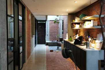 Lightwell House at Taman Desa 