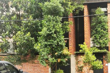 Lightwell House at Taman Desa 