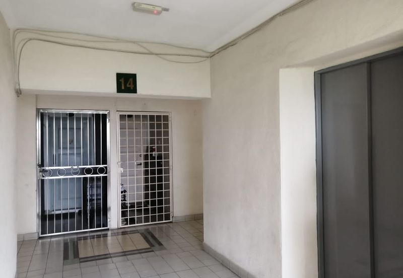 Anjung Hijau (Greenfield Apartment)