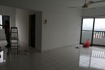 Anjung Hijau (Greenfield Apartment)
