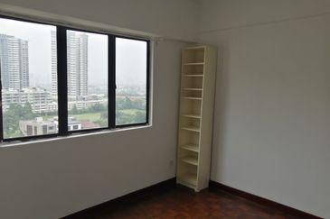 Anjung Hijau (Greenfield Apartment)