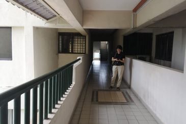 Anjung Hijau (Greenfield Apartment)