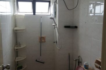 Anjung Hijau (Greenfield Apartment)