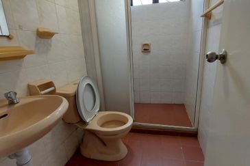 Anjung Hijau (Greenfield Apartment)