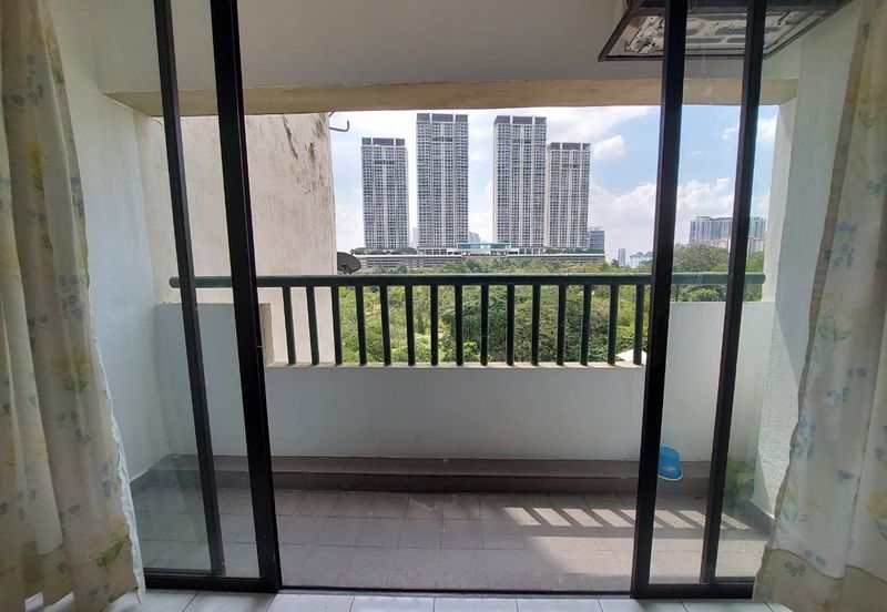 Anjung Hijau (Greenfield Apartment)