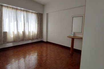 Anjung Hijau (Greenfield Apartment)