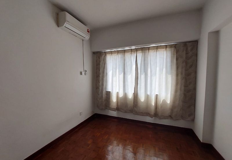 Anjung Hijau (Greenfield Apartment)