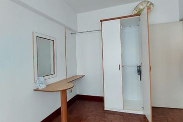 Anjung Hijau (Greenfield Apartment)