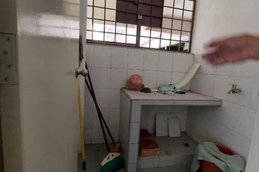 Anjung Hijau (Greenfield Apartment)