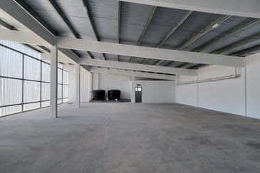 West Port, Pulau Indah