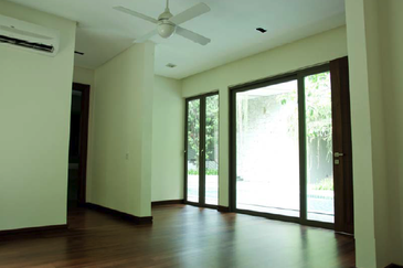 Two Double Storey Detached  Villa for Sale / Rent 