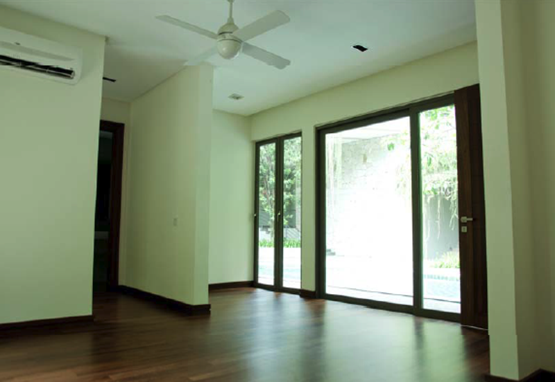 Two Double Storey Detached  Villa for Sale / Rent 