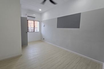 Fully Renovated Double-Storey Terrace @ Bandar Utama – Below Market Value, High Rental Potential!