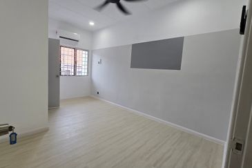 Fully Renovated Double-Storey Terrace @ Bandar Utama – Below Market Value, High Rental Potential!