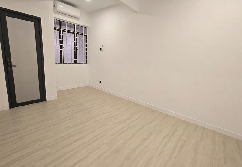 Fully Renovated Double-Storey Terrace @ Bandar Utama – Below Market Value, High Rental Potential!