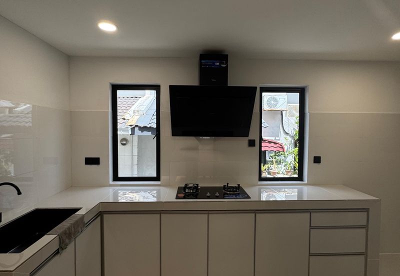 Fully Renovated Double-Storey Terrace @ Bandar Utama – Below Market Value, High Rental Potential!