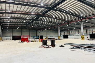 West Port, Pulau Indah