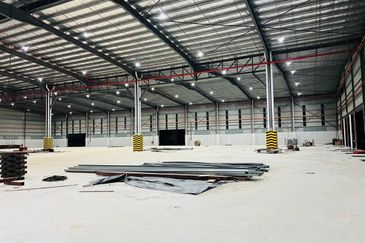 West Port, Pulau Indah