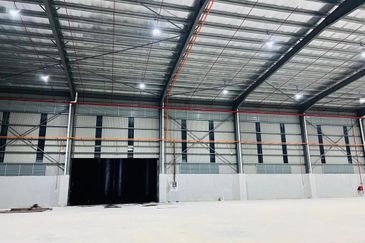 West Port, Pulau Indah