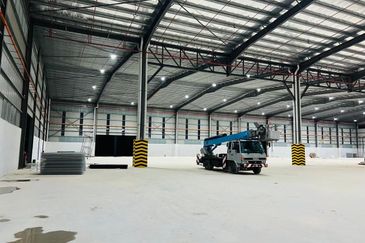 West Port, Pulau Indah