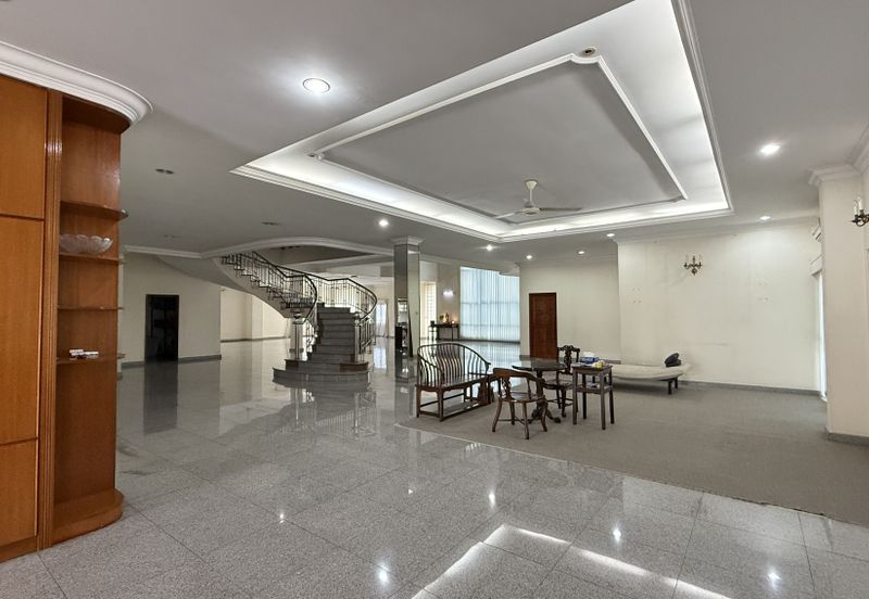 Bukit Pantai (Pantai Hill)