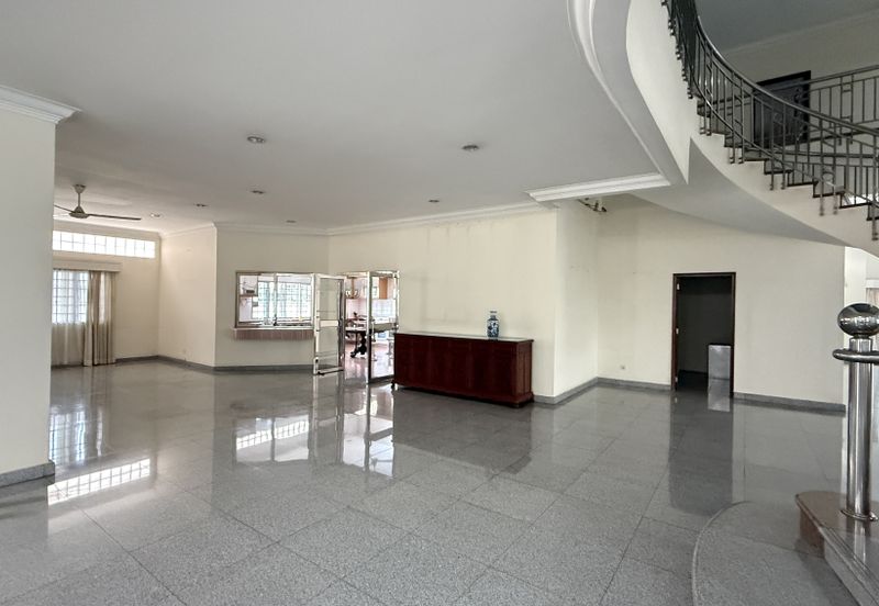 Bukit Pantai (Pantai Hill)