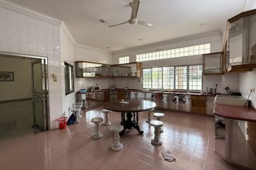 Bukit Pantai (Pantai Hill)