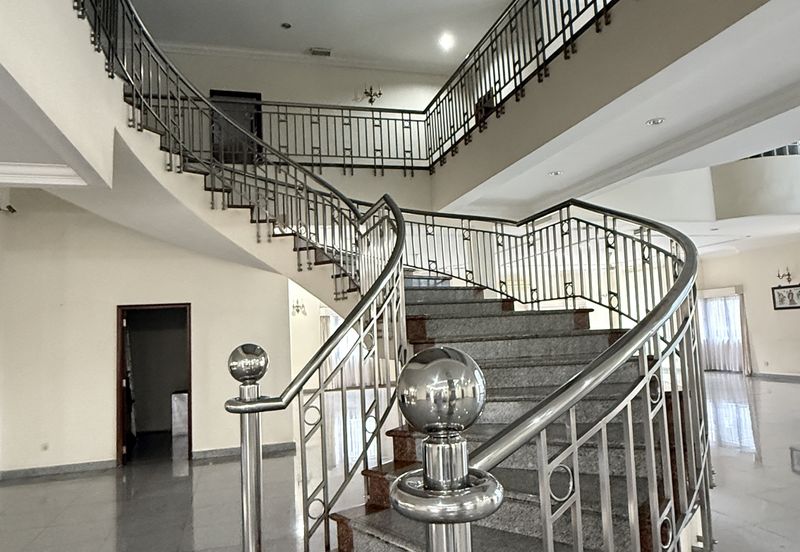 Bukit Pantai (Pantai Hill)