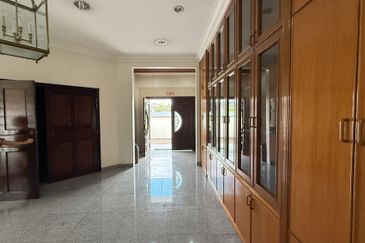 Bukit Pantai (Pantai Hill)