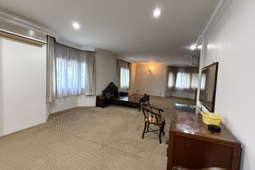 Bukit Pantai (Pantai Hill)