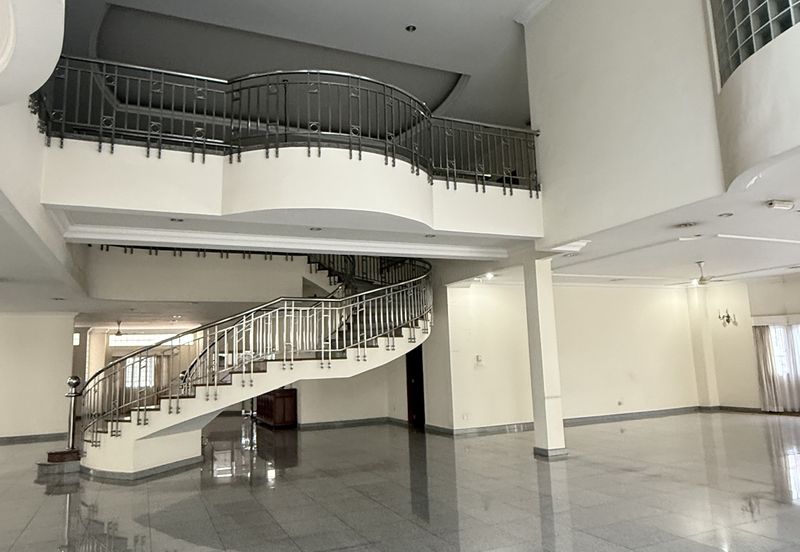 Bukit Pantai (Pantai Hill)