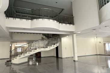 Bukit Pantai (Pantai Hill)