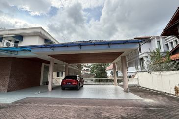 Bukit Pantai (Pantai Hill)