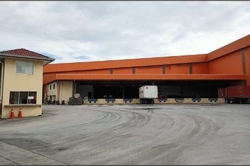 West Port, Pulau Indah