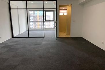 Sunway Geo office lot 596sqt below market Price!!!